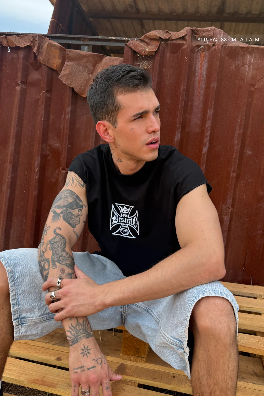 Destino Cross Tank Top Black - Image 6